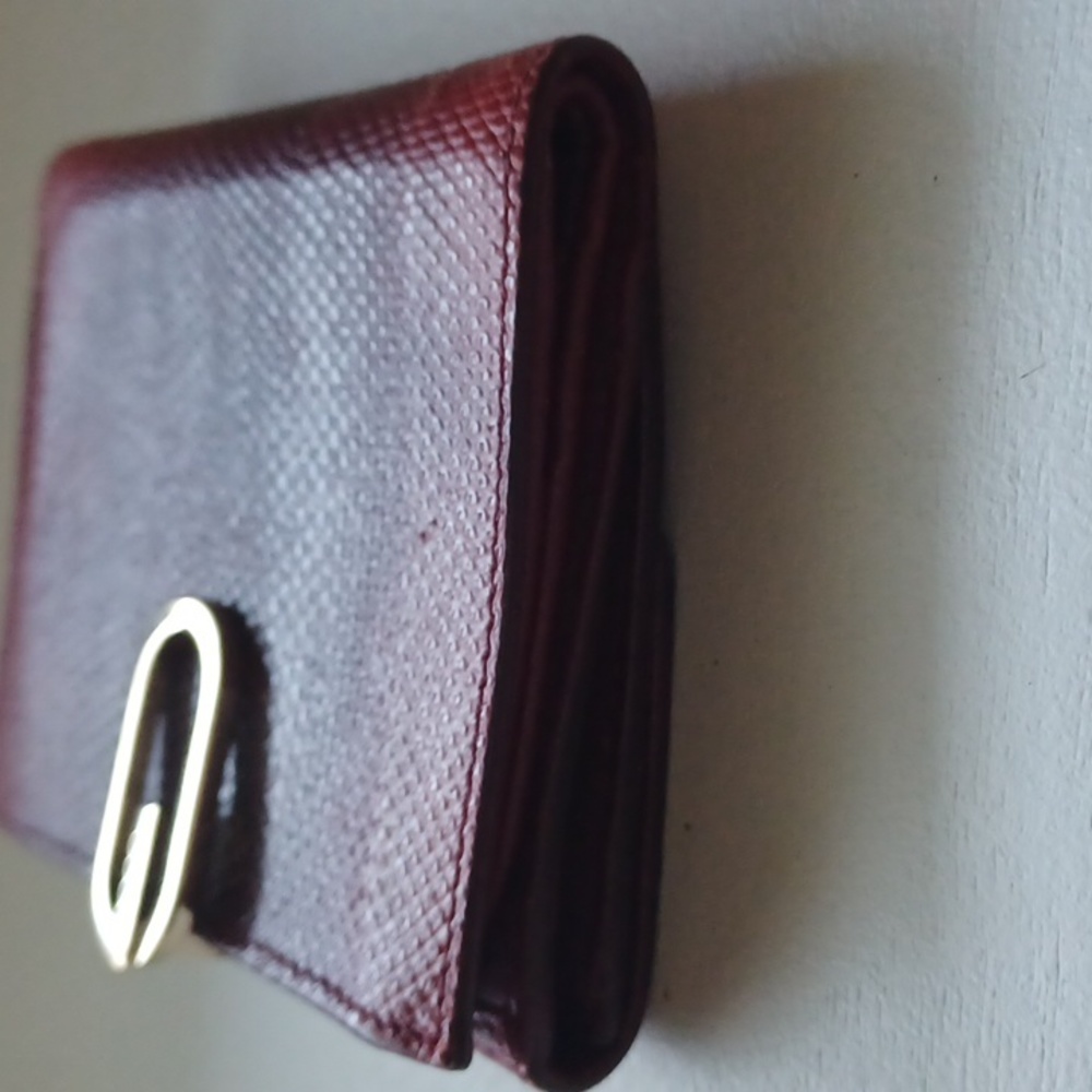 Vintage Gucci Red Compact Exotic Leather Wallet - Picture 6 of 17